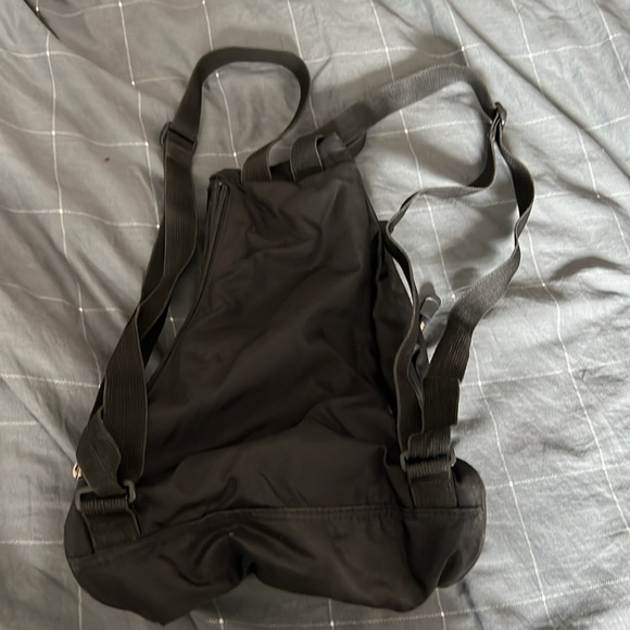 Derek Alexander Black Nylon Sling Backpack Crossbody Bag - Picture 2 of 6